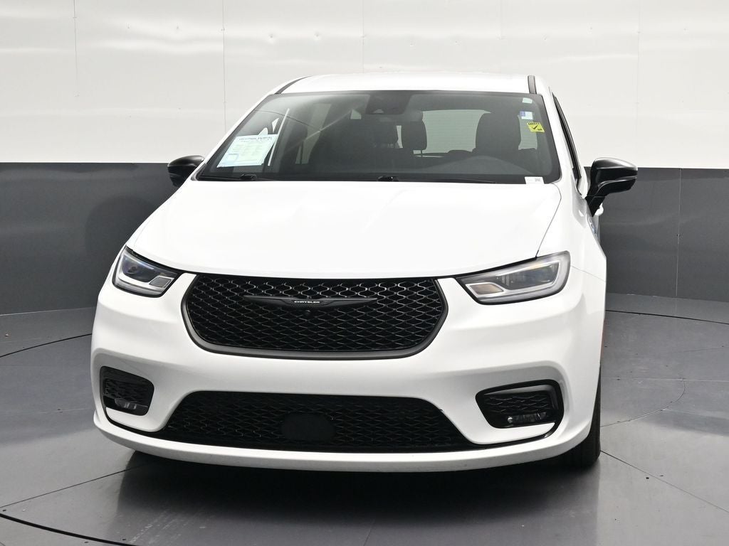 2024 Chrysler Pacifica Hybrid Select Premium S Appearance