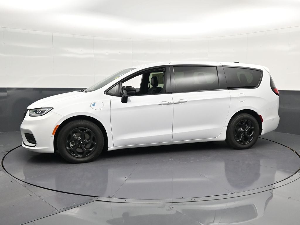 2024 Chrysler Pacifica Hybrid Select Premium S Appearance