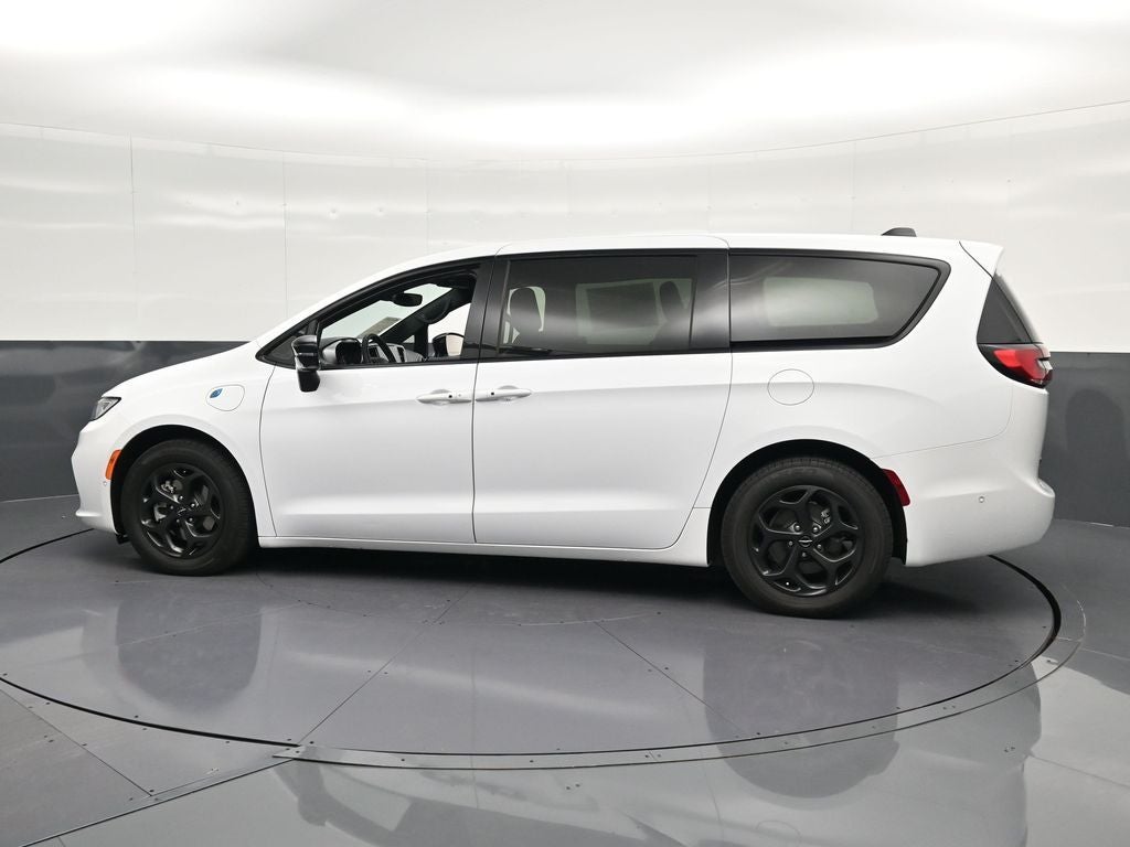 2024 Chrysler Pacifica Hybrid Select Premium S Appearance