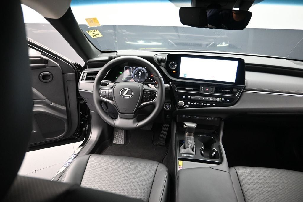 2025 Lexus ES 300h