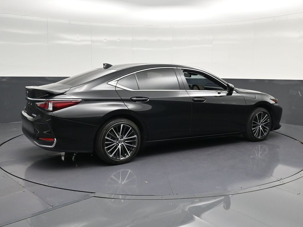 2025 Lexus ES 300h