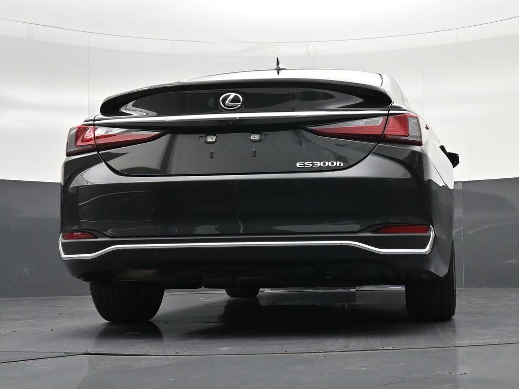 2025 Lexus ES 300h