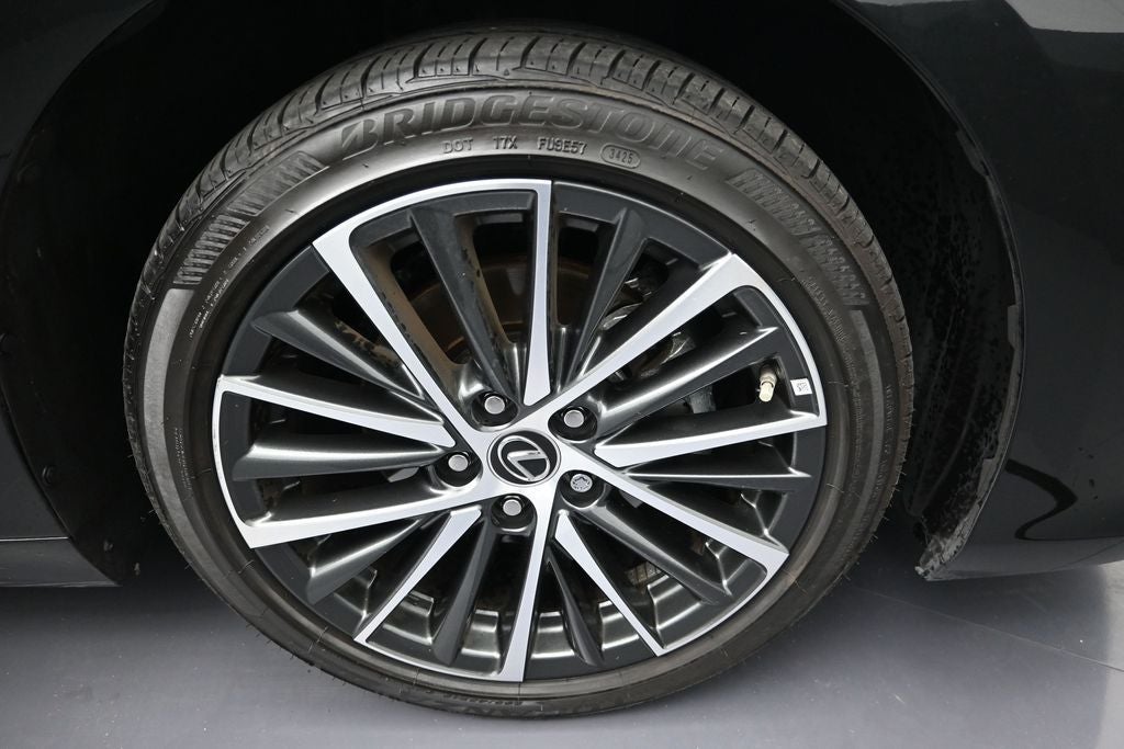 2025 Lexus ES 300h