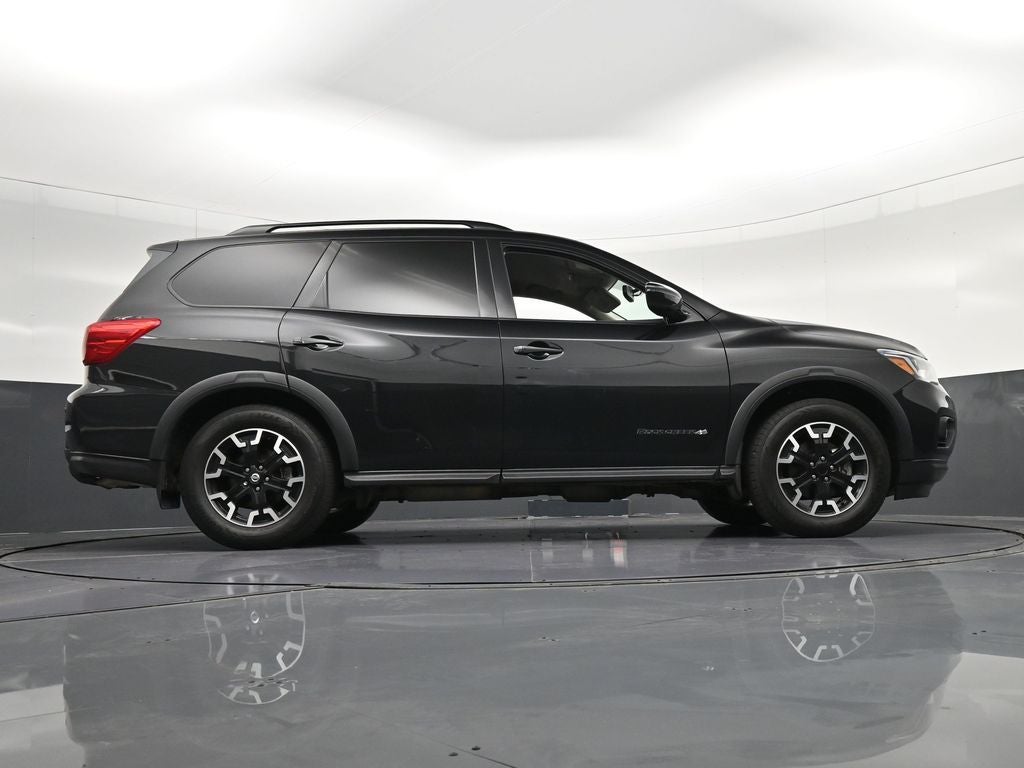 2020 Nissan Pathfinder SV