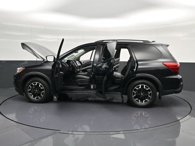 2020 Nissan Pathfinder SV