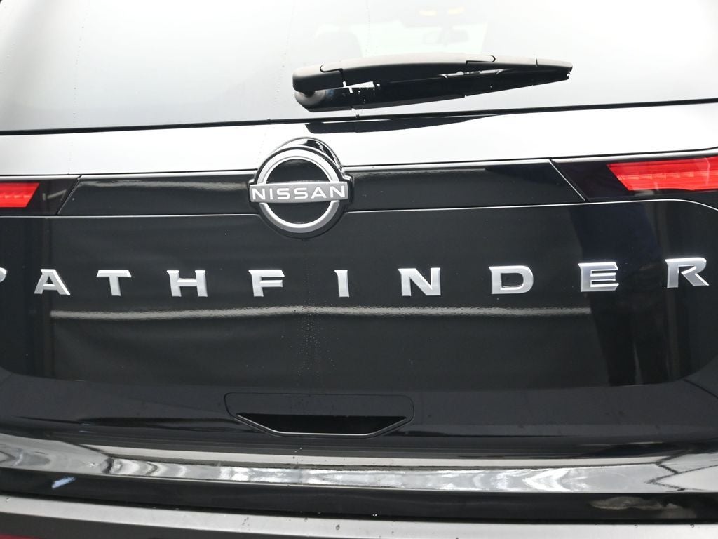2024 Nissan Pathfinder S