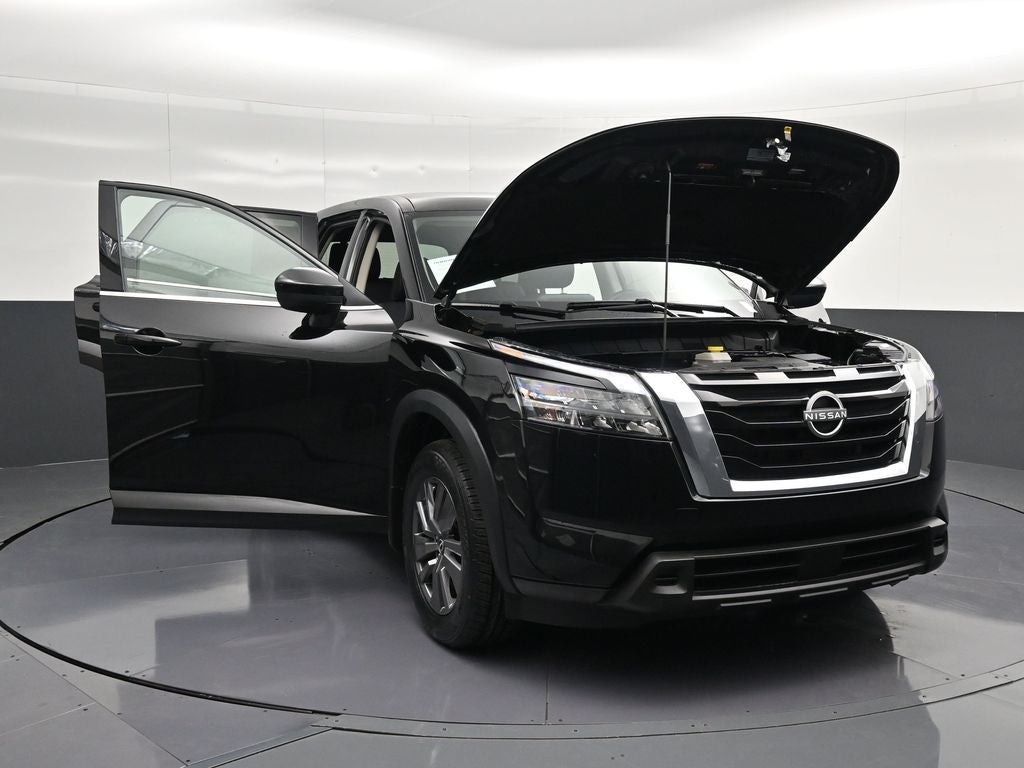 2024 Nissan Pathfinder S
