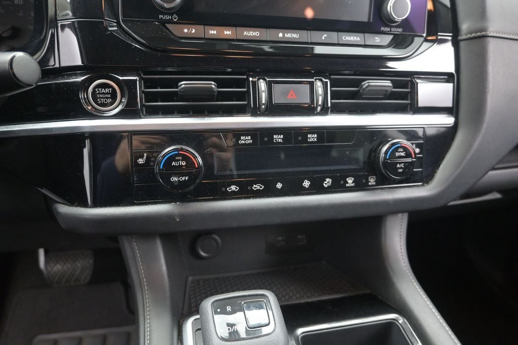 2022 Nissan Pathfinder SV