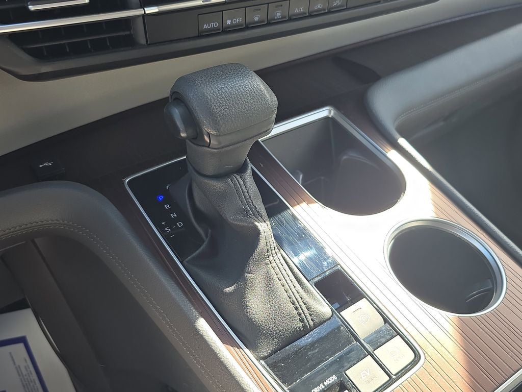 2023 Toyota Sienna LE 8 Passenger