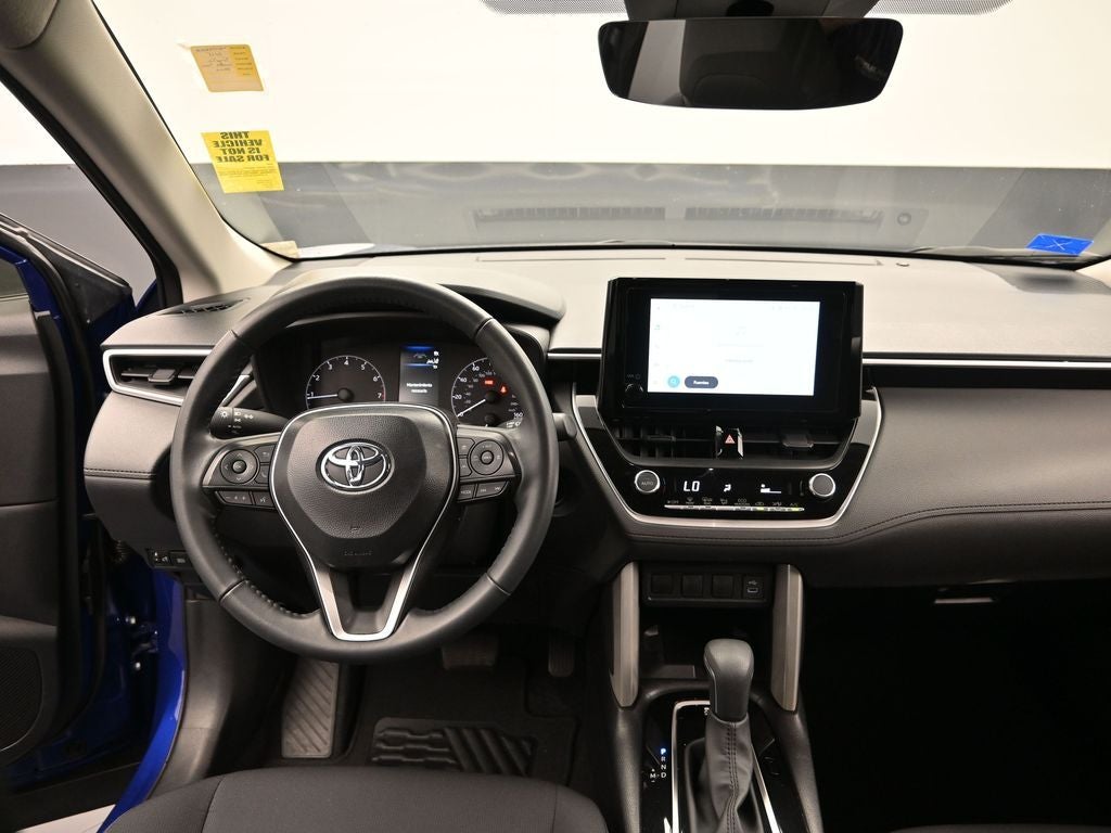 2025 Toyota Corolla Cross LE