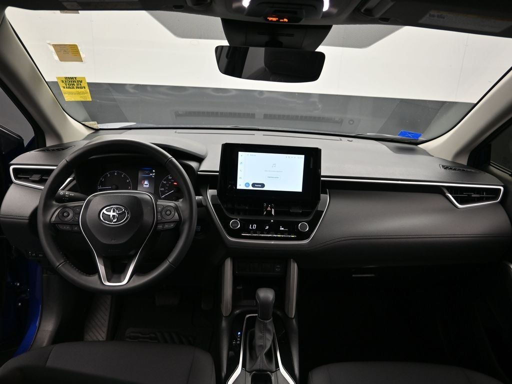 2025 Toyota Corolla Cross LE