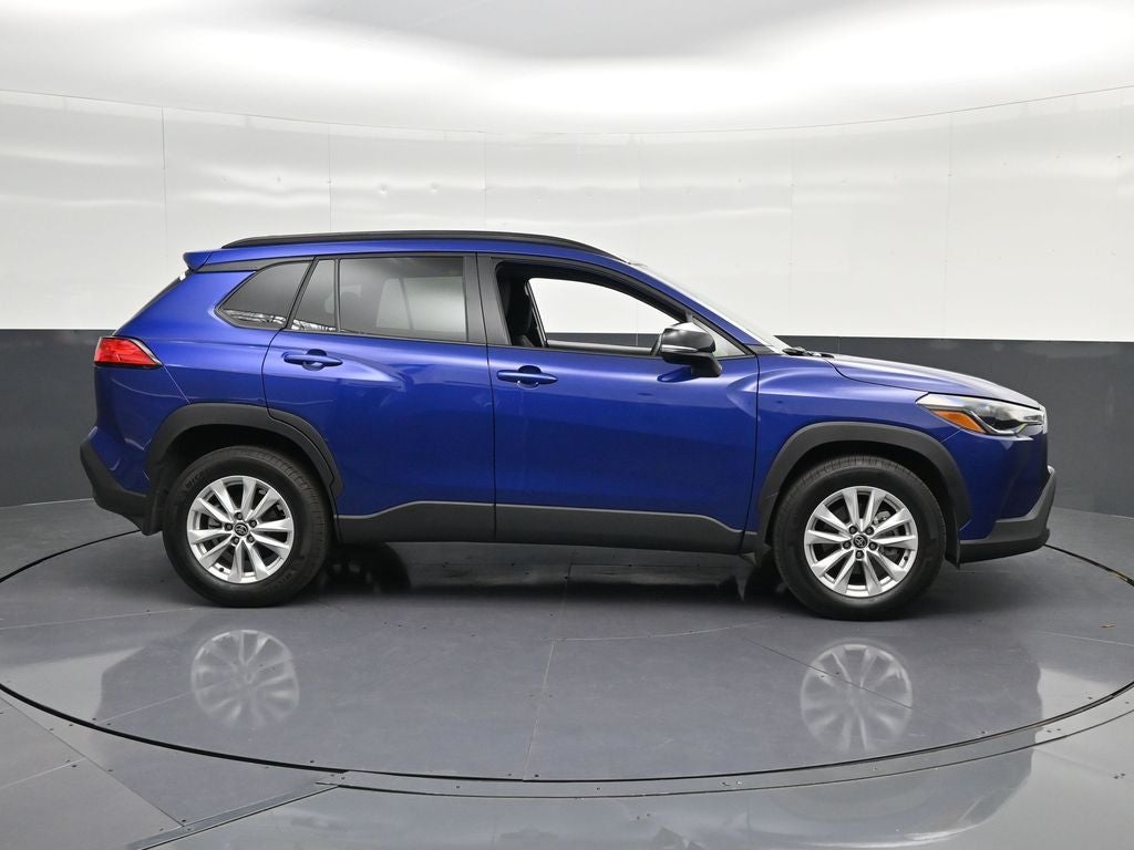 2025 Toyota Corolla Cross LE