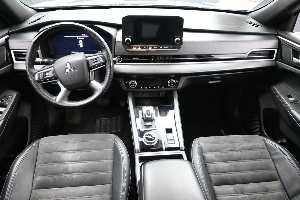 2023 Mitsubishi Outlander SE