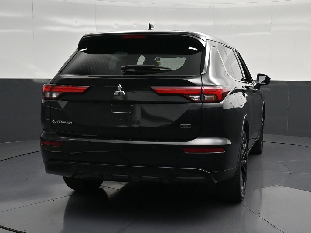 2023 Mitsubishi Outlander SE