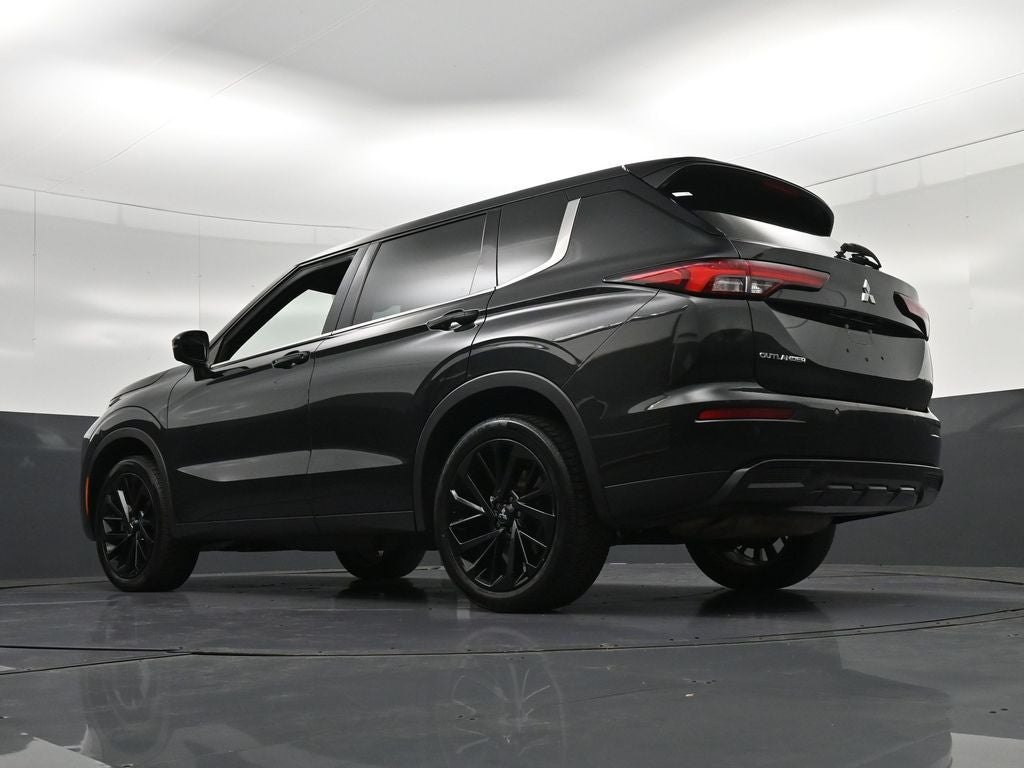 2023 Mitsubishi Outlander SE