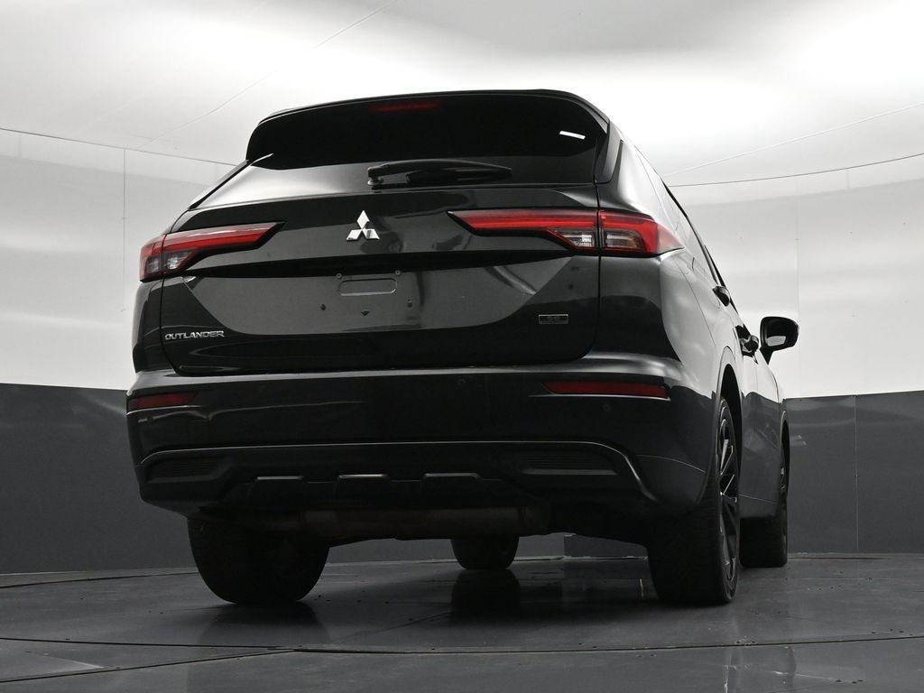 2023 Mitsubishi Outlander SE