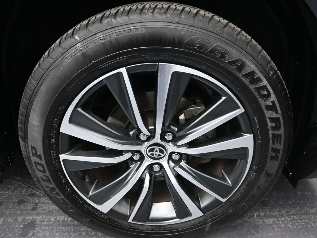 2023 Toyota Venza LE