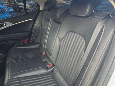 2022 Genesis G70 2.0T