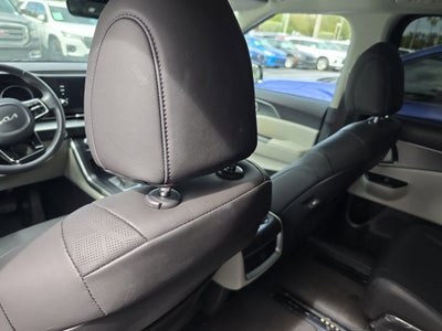 2024 Kia Carnival LX