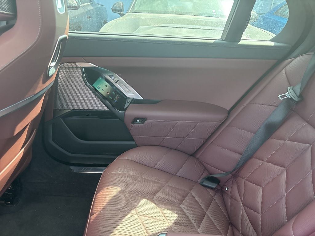 2025 BMW 7 Series 740i