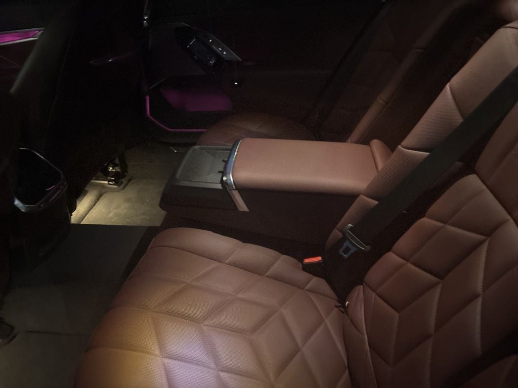 2025 BMW 7 Series 740i