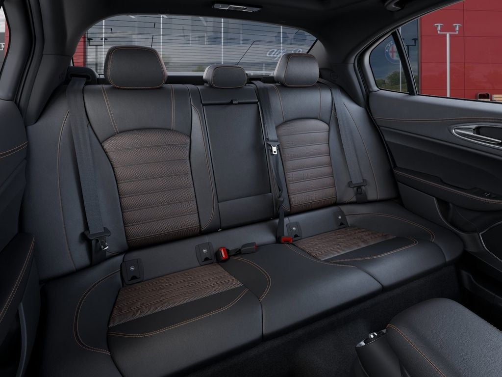 2025 Alfa Romeo Giulia Intensa