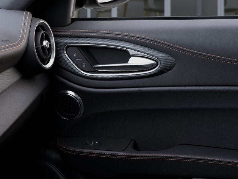 2025 Alfa Romeo Giulia Intensa