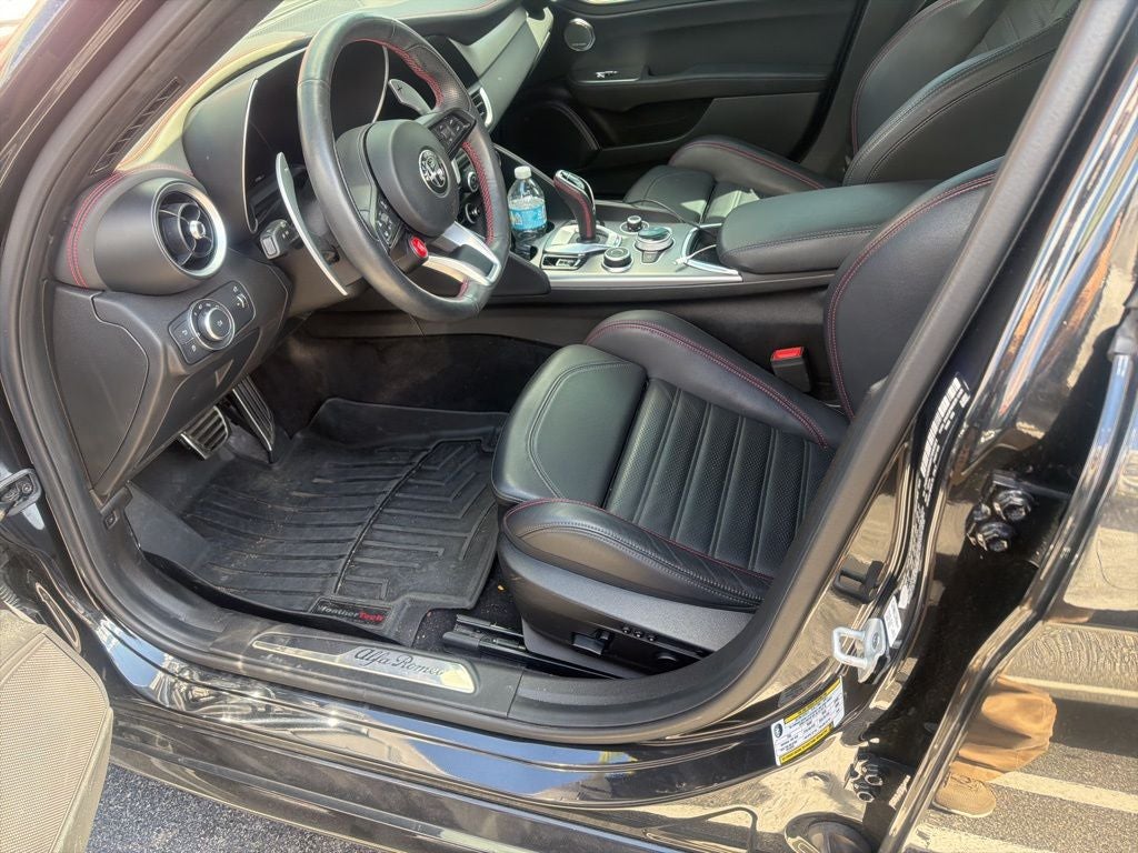 2024 Alfa Romeo Giulia Veloce