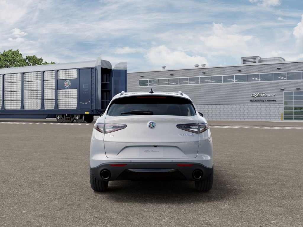 2026 Alfa Romeo Stelvio Base