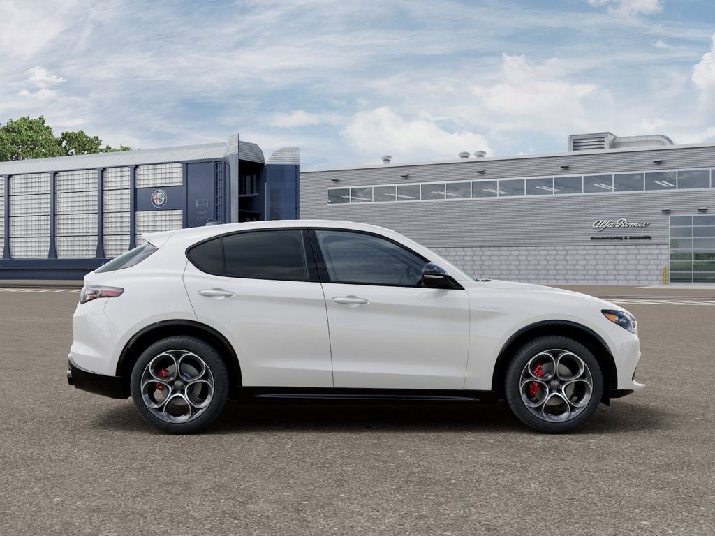 2026 Alfa Romeo Stelvio Base