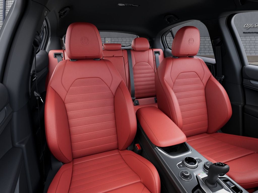 2026 Alfa Romeo Stelvio Base