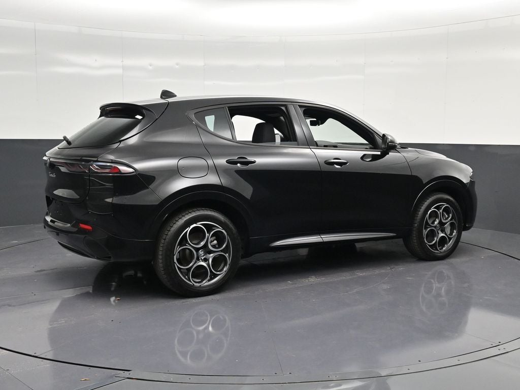 2025 Alfa Romeo Tonale Base