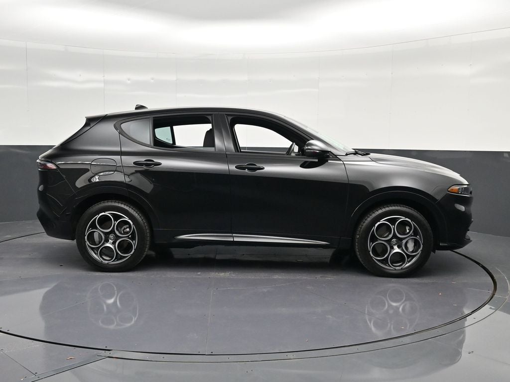 2025 Alfa Romeo Tonale Base