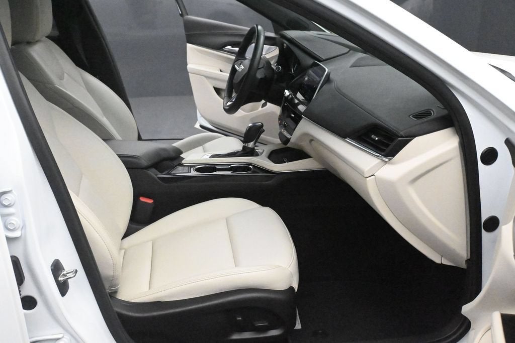2023 Cadillac CT4 Luxury