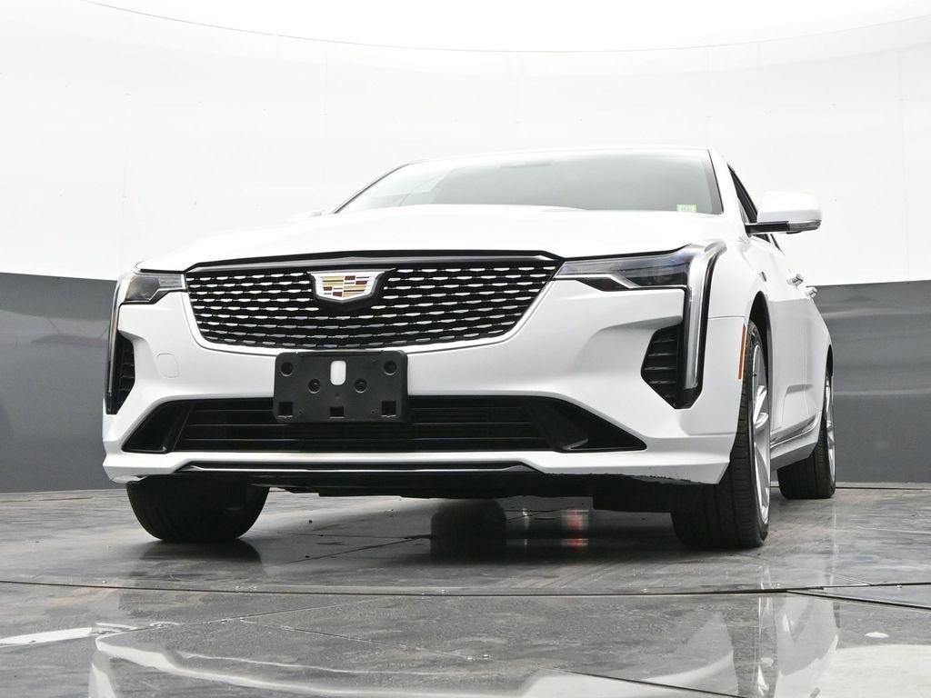2023 Cadillac CT4 Luxury