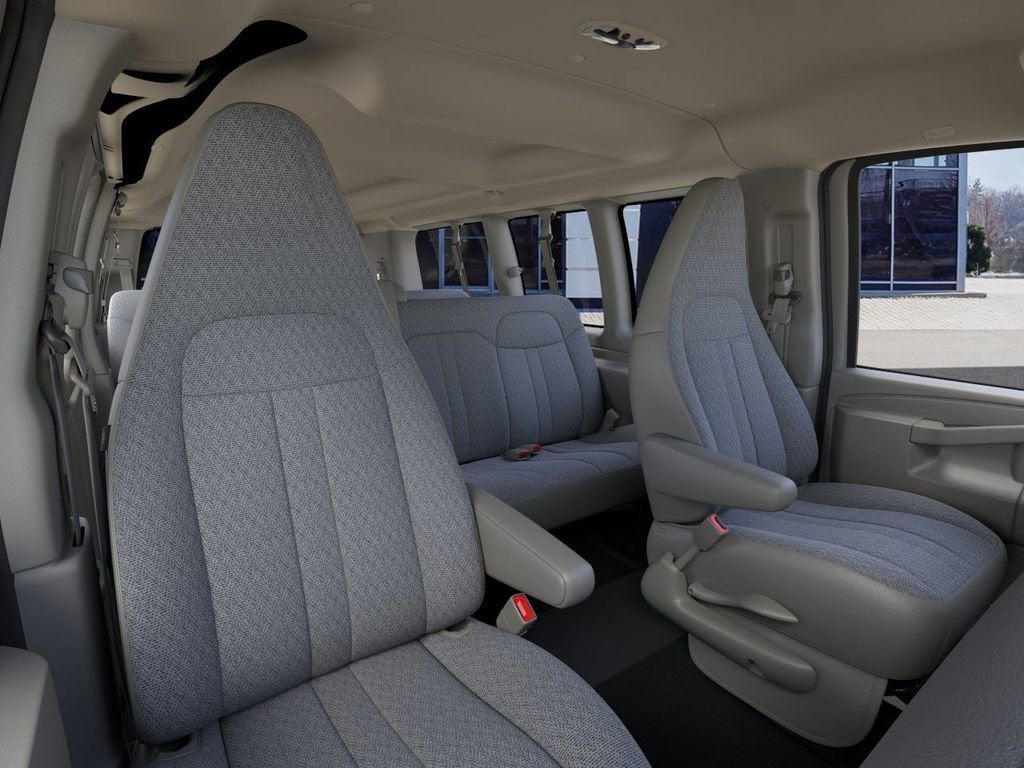 2025 GMC Savana Passenger LT