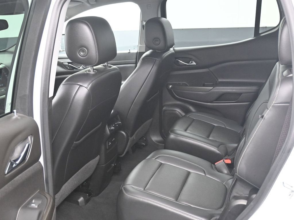 2022 GMC Acadia SLT