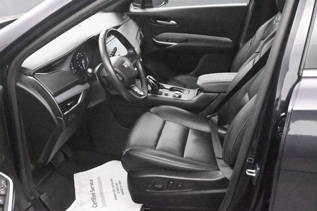 2023 Cadillac XT4 Premium Luxury