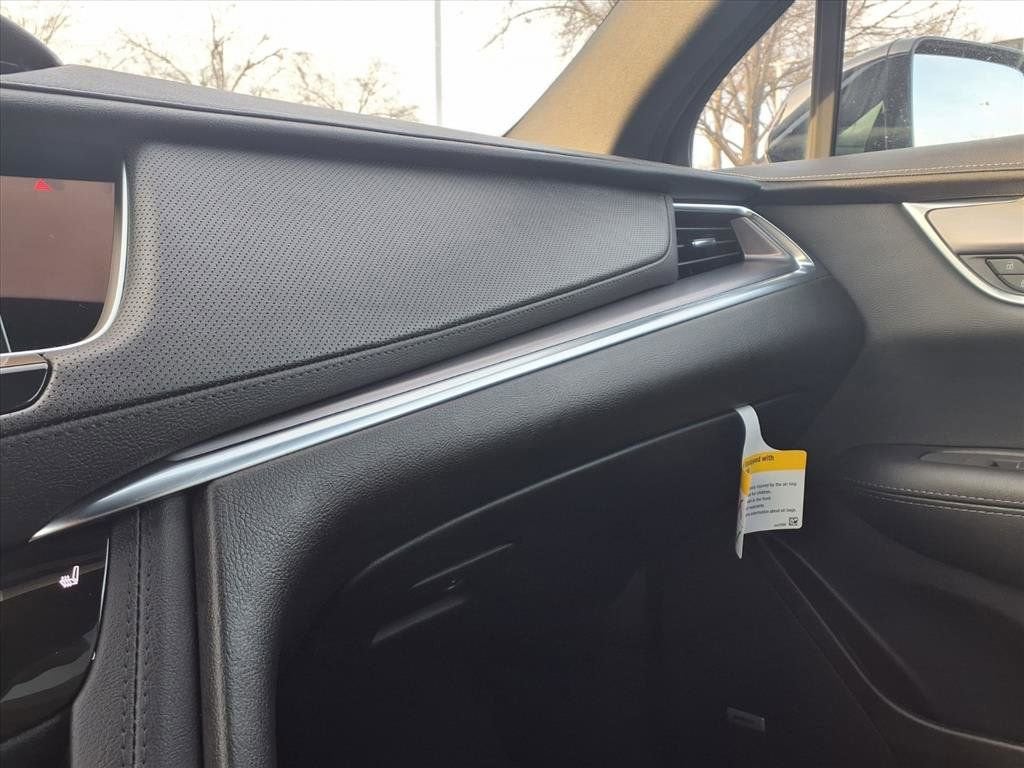 2025 Cadillac XT5 Luxury