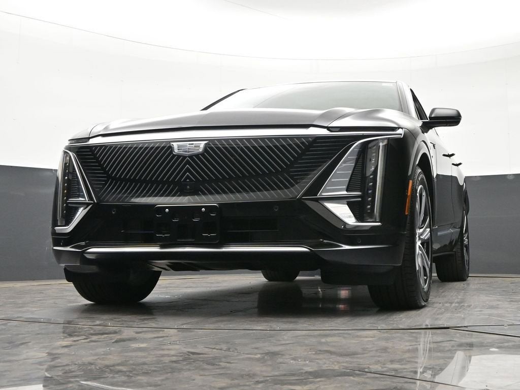 2025 Cadillac LYRIQ Luxury 1