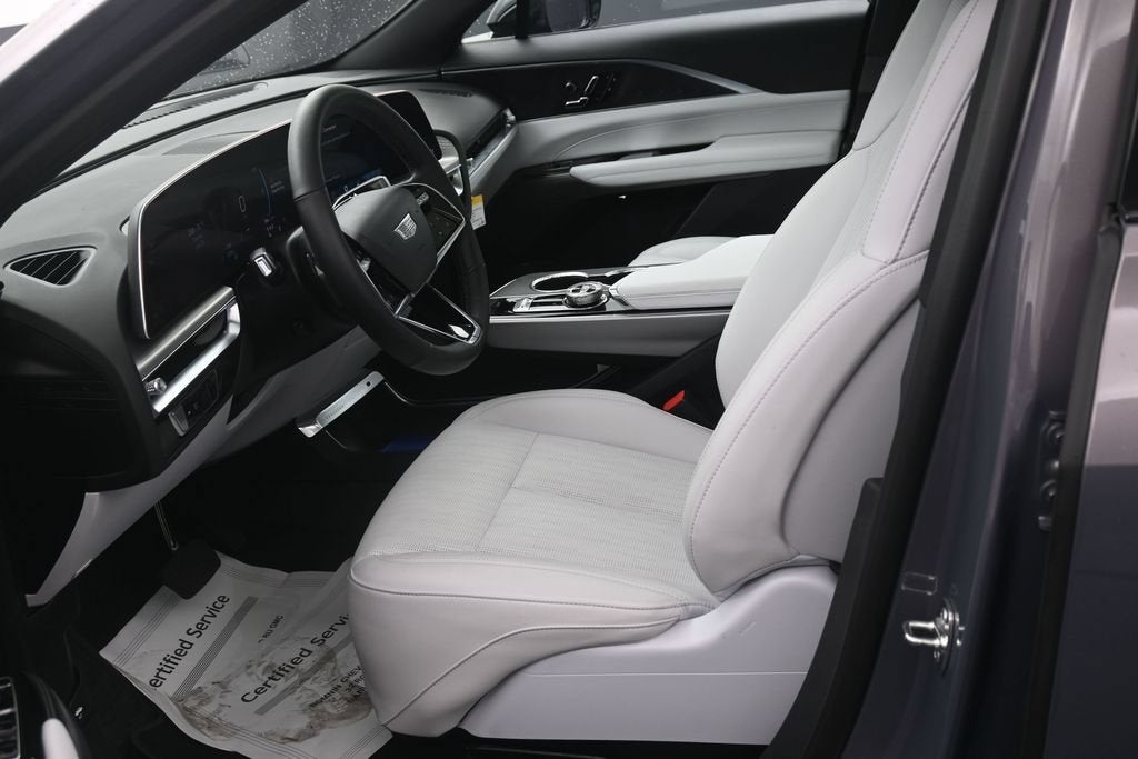 2025 Cadillac LYRIQ Luxury 1