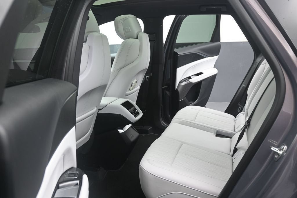 2025 Cadillac LYRIQ Luxury 1