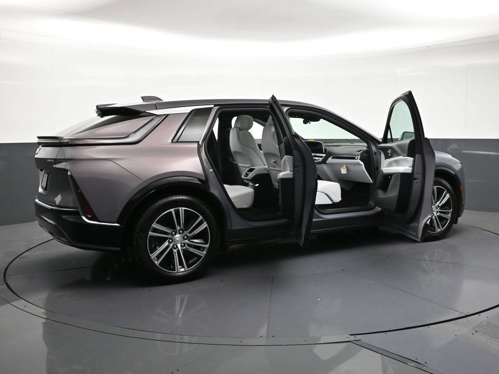 2025 Cadillac LYRIQ Luxury 1