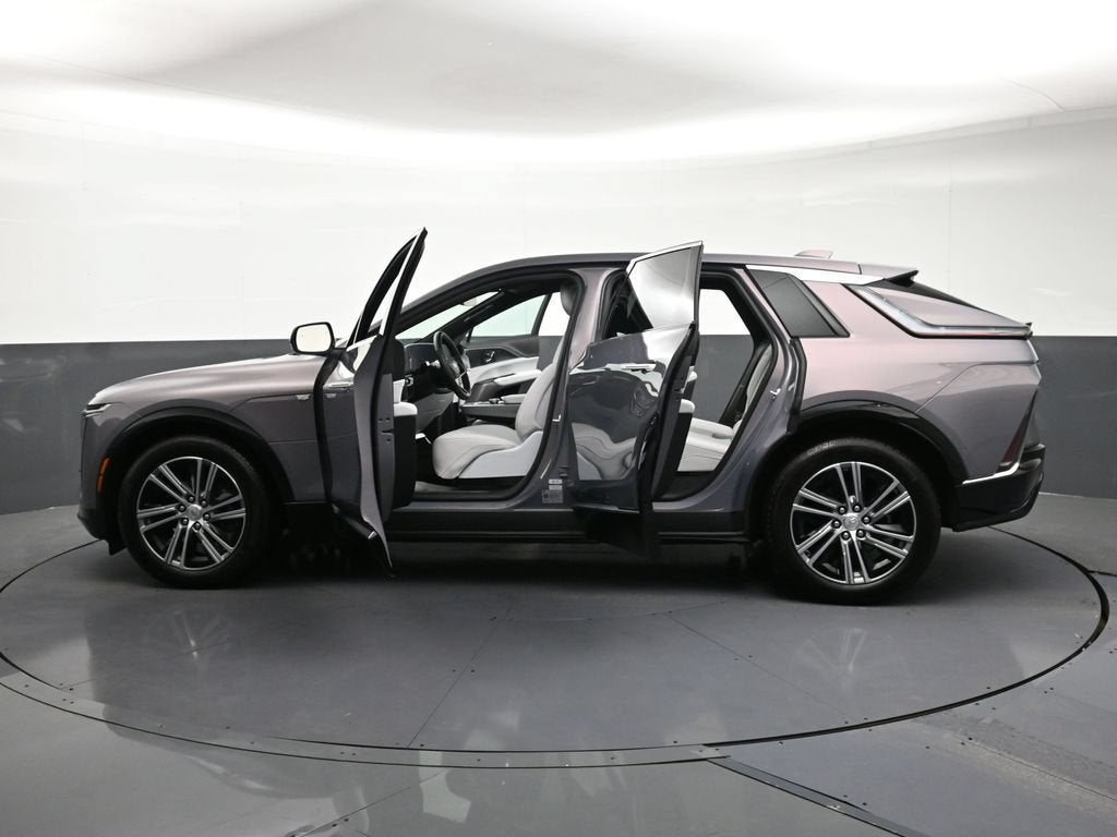 2025 Cadillac LYRIQ Luxury 1