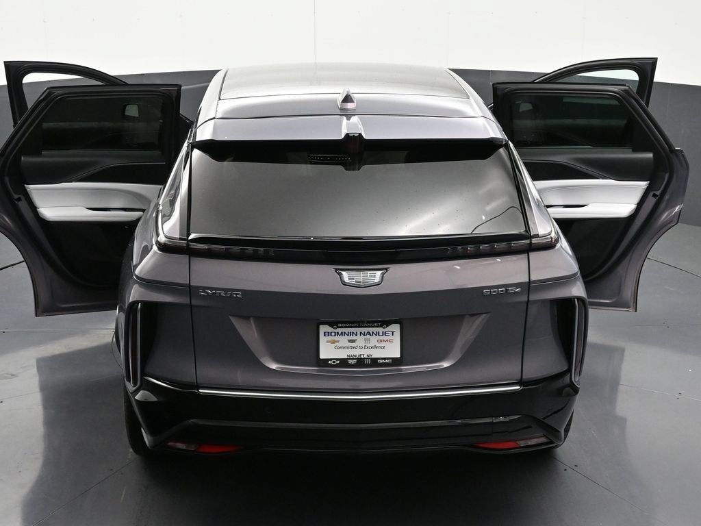 2025 Cadillac LYRIQ Luxury 1