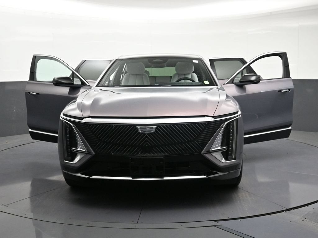 2025 Cadillac LYRIQ Luxury 1