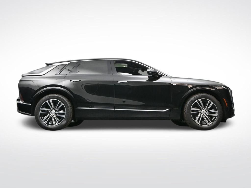 2025 Cadillac LYRIQ Luxury 1