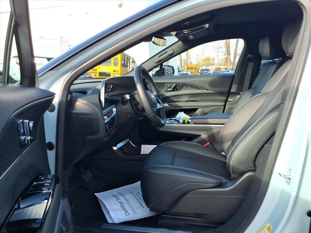 2025 Cadillac LYRIQ Sport 1