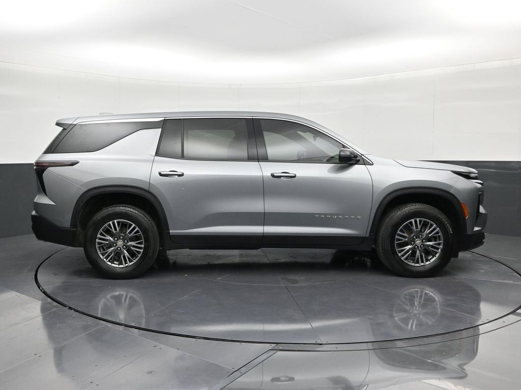 2024 Chevrolet Traverse LS