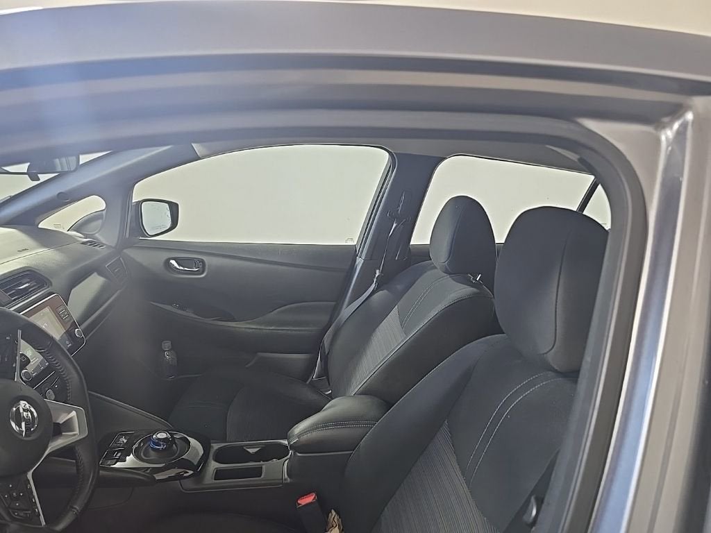 2022 Nissan LEAF SV